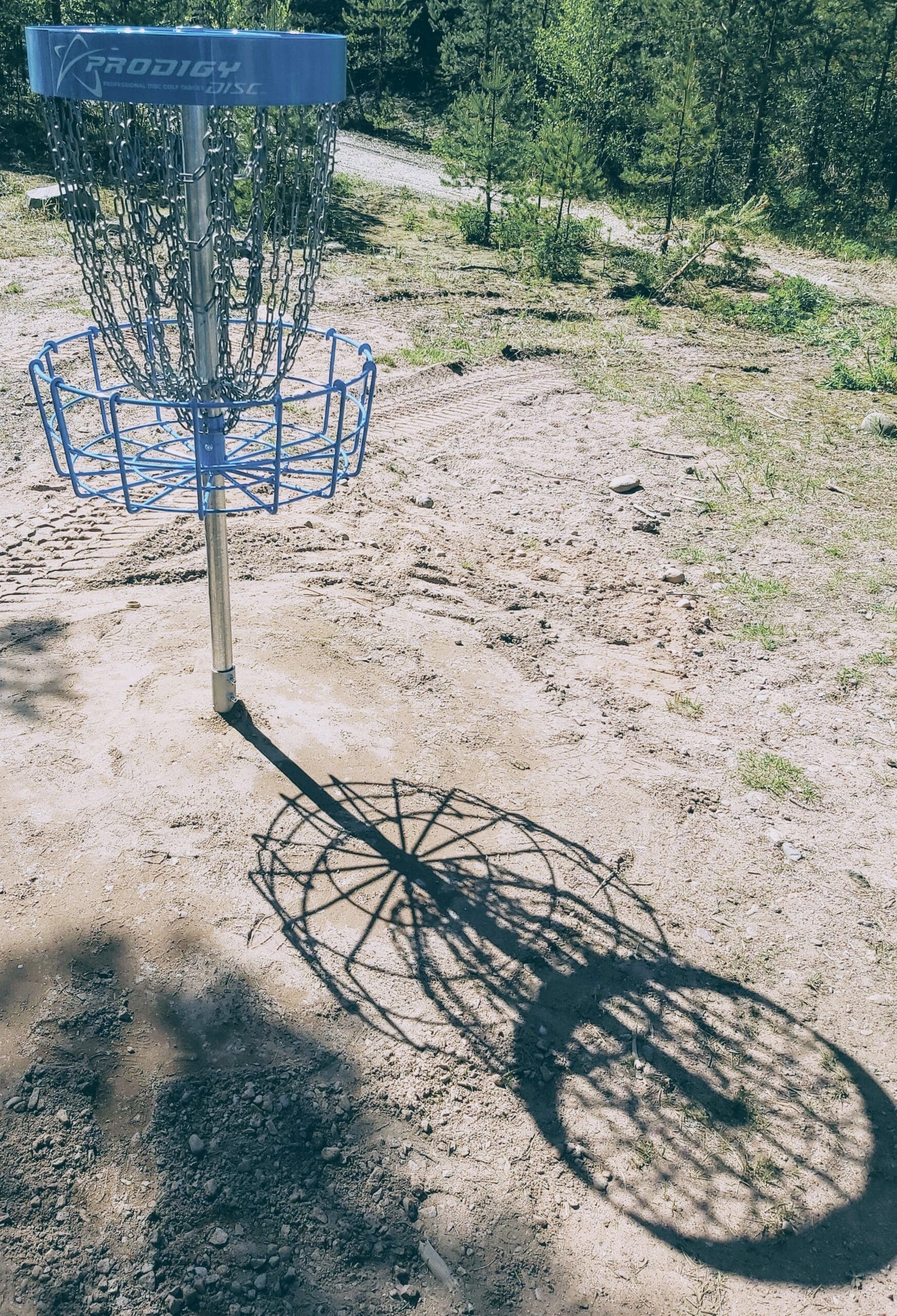 Talkoot Frisbeegolfradalla